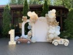Фотозона c арками и машинками на любой праздник