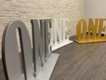Табличка ONE для фотозоны