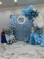 Фотозона из пайеток Холодное сердце