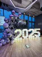 Фотозона из пайеток Серебро на Новый 2025 год